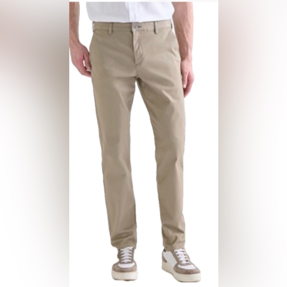 Aeropostale Skinny Chinos.‎ Size 28/30.